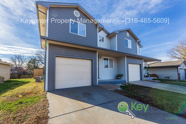 Photo - Beautiful 3 Bed 2.5 Bath townhome with easy commute anywhere in town!