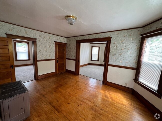 Building Photo - 21 Watson Ave Unit #2 Rental