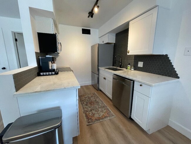 Photo - 1325 Bagby Ave