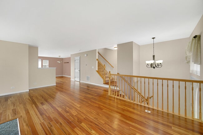 Photo - 62 E Clare Ct