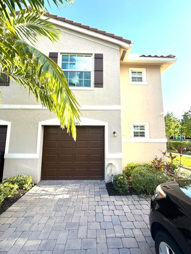 Photo - 6794 Broadwater Ln