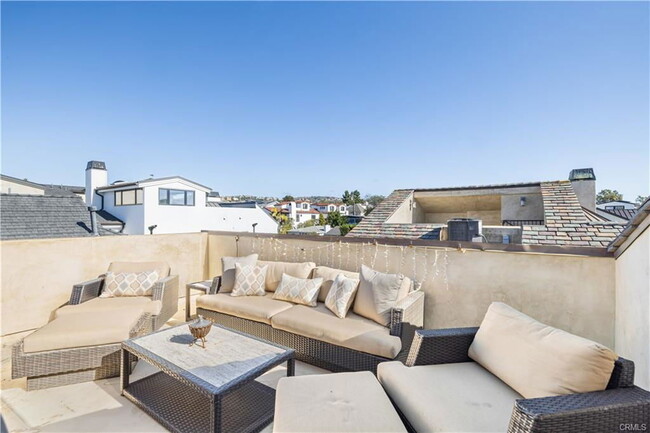 607 1/2 Narcissus Avenue, Newport Beach, C... - 607 1/2 Narcissus Avenue, Newport Beach, C... Condo