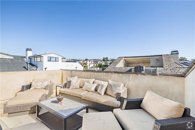 Building Photo - 607 1/2 Narcissus Avenue, Newport Beach, C... Rental