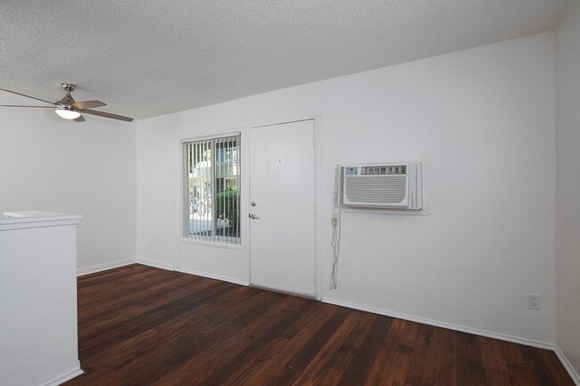 Photo - Aztec Pacific Apartments
