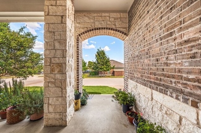 Photo - 5804 Blackstone Dr