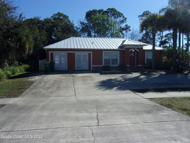 Building Photo - Single Family Home