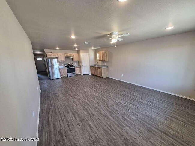 Photo - 214 Guava Ave