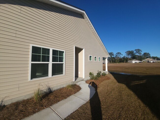 Photo - 3 bedroom/2 bath duplex in Heather Glenn