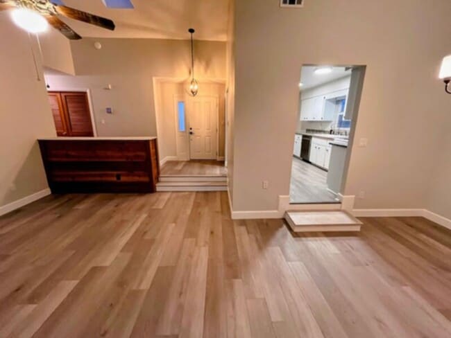 Photo - Gorgeous Lakefront 3 Bedroom, 2 Bathroom H...