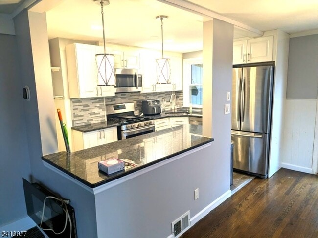 Photo - 651 Crescent Dr