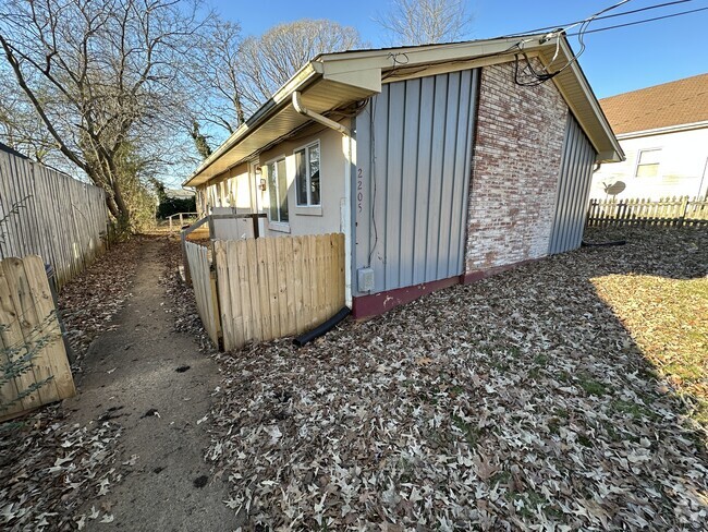 Building Photo - 2205 King St Unit B Rental