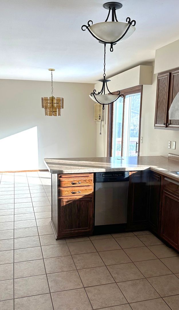 Photo - 515-517 Bridgewater Unit 515 Bridgewater