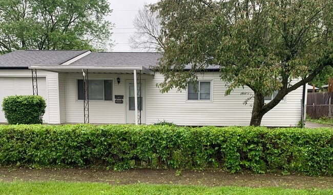 Photo - 1113 Rossiter Dr House