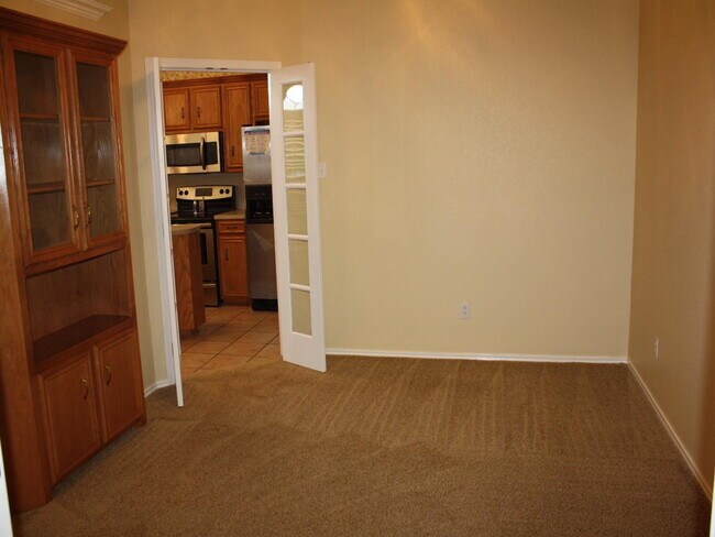 Photo - Spacious Home Located Within The Vicinity Of Nearby Park, Restaurants, Shopping Mall & S. Loop 289!