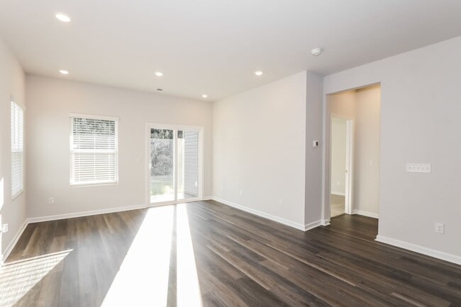 Photo - 313 Parkington Ln