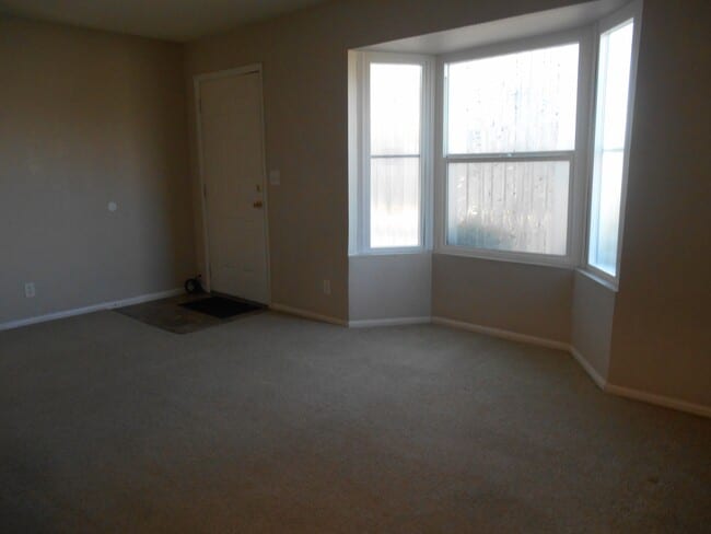 Photo - 898 Rhinegold Way