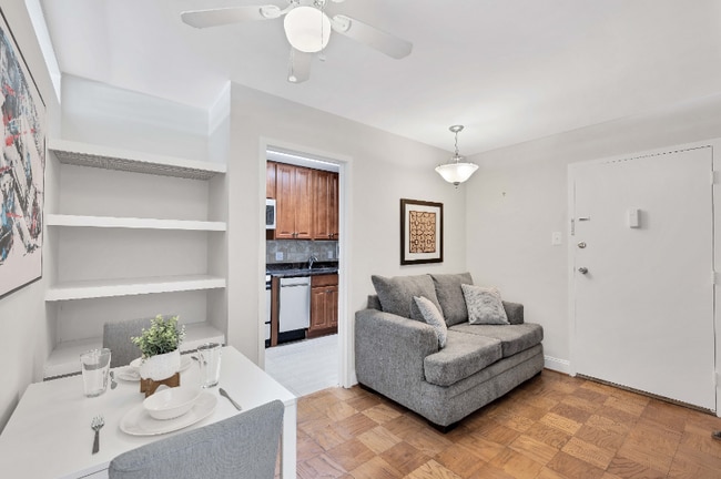 Photo - 2401 H St NW Unidad 808