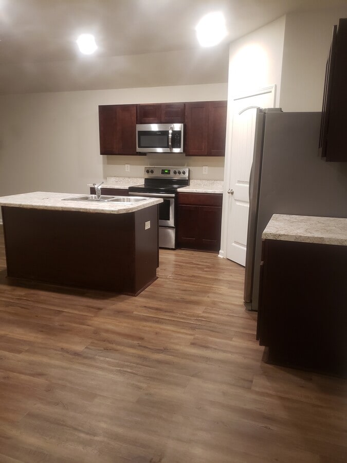 Photo - 47407-0 Myra Cv