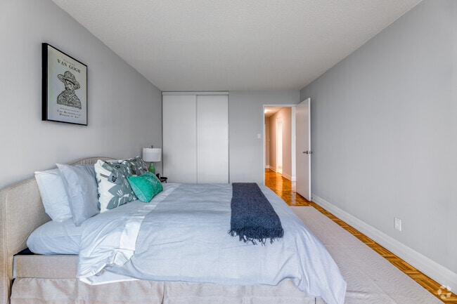 1BR, 1BA - 739SF - Bedroom