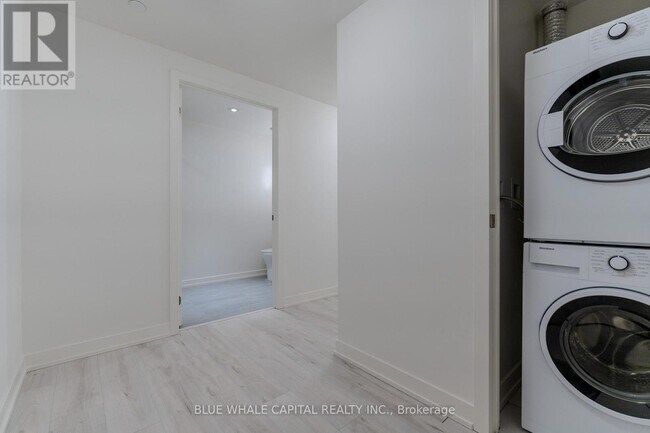 Photo - 110 Broadway Ave Unité 403