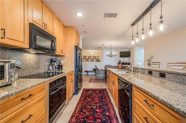 Photo - 331 Cleveland St Unidad 2001