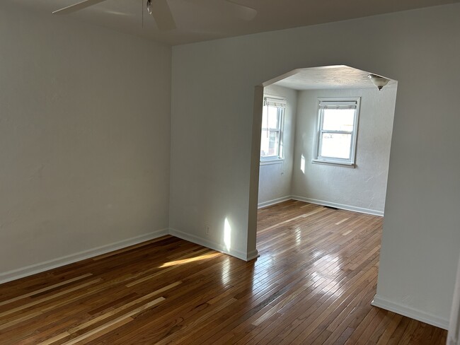 Large two room suite master bedroom - 135 Jewell Ave