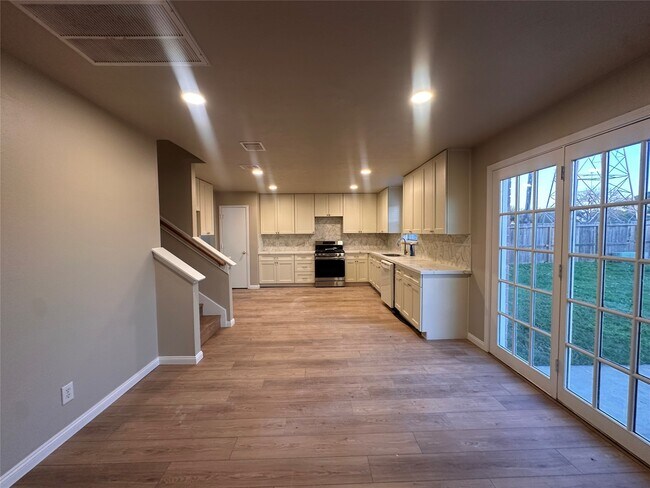 Photo - 2203 Long Rock Dr