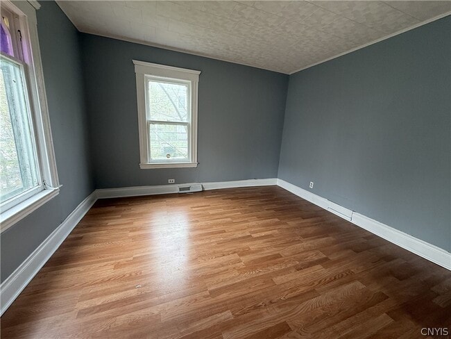 Photo - 154 Seeley Ave