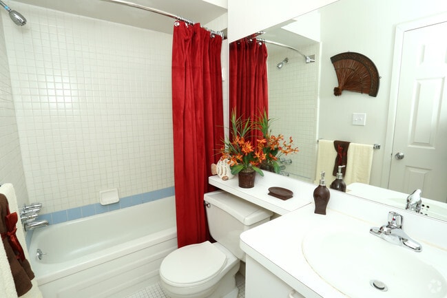 1BR, 1BA - 800 SF - Apple Ridge Apartments - Livonia, MI