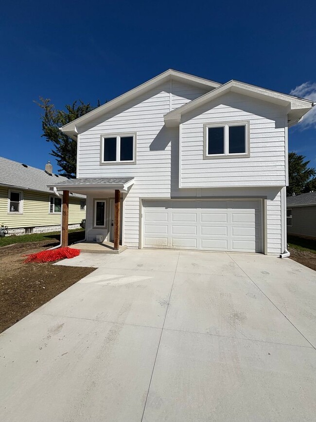 Building Photo - Available now! Brand New 3 Bedroom 2 Bath ... Rental
