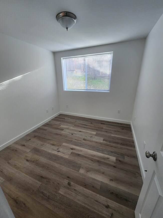 Photo - 730 Walnut Dr