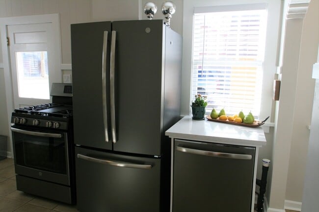 Photo - Cozy 2 bedroom brick home!!