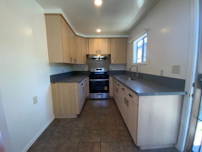 Photo - Studio Apartment located in the heart of Los Angeles, CA Unit 1/2