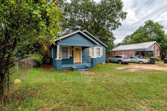 Photo - 1973 Battle Row