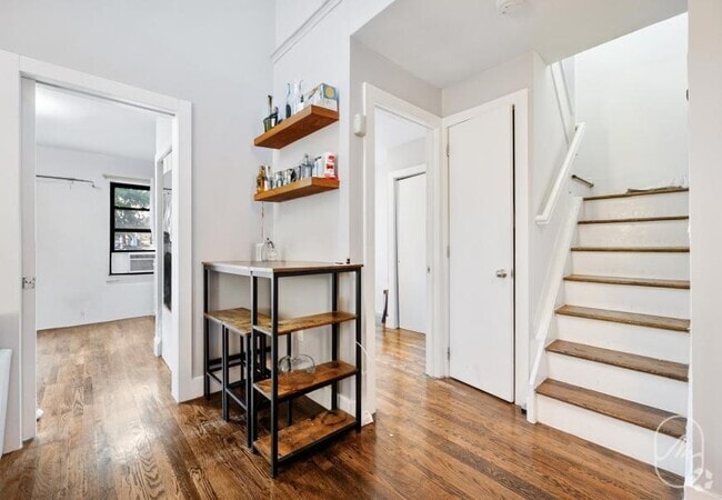 Building Photo - 2 bedroom in New York NY 10011 Unit 4r Rental