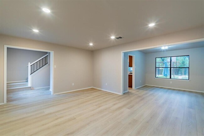 Photo - 8007 Buckshot Trail