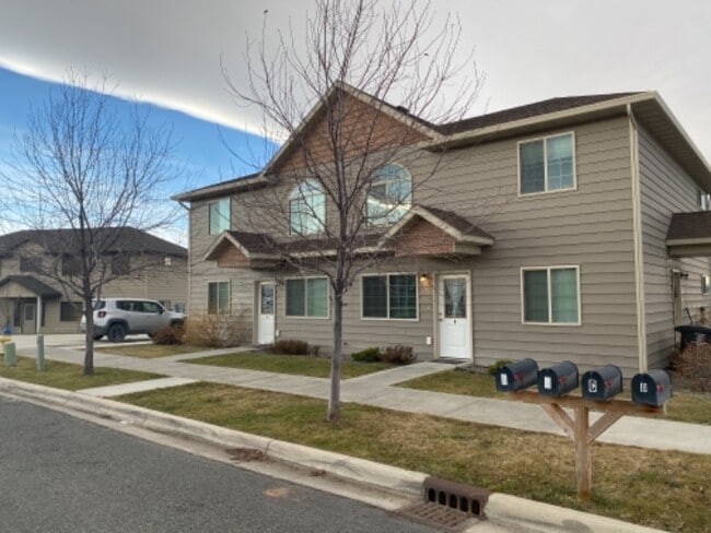 Photo - 2744 Overlook Blvd