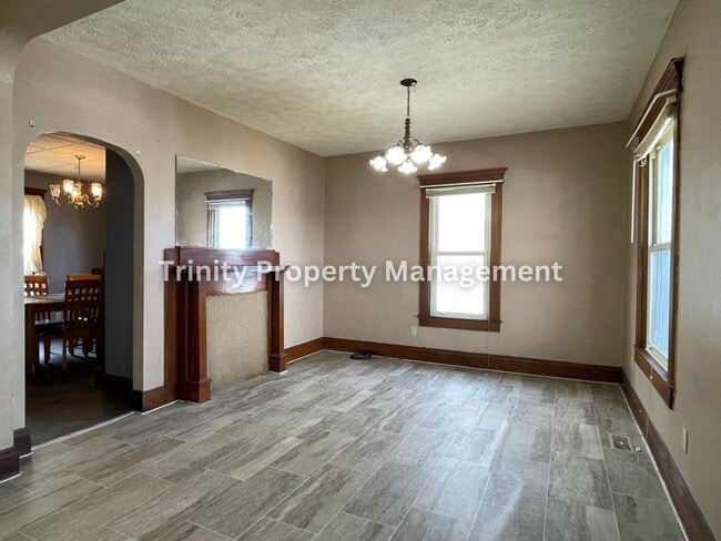 Photo - 331 Simpson Ave