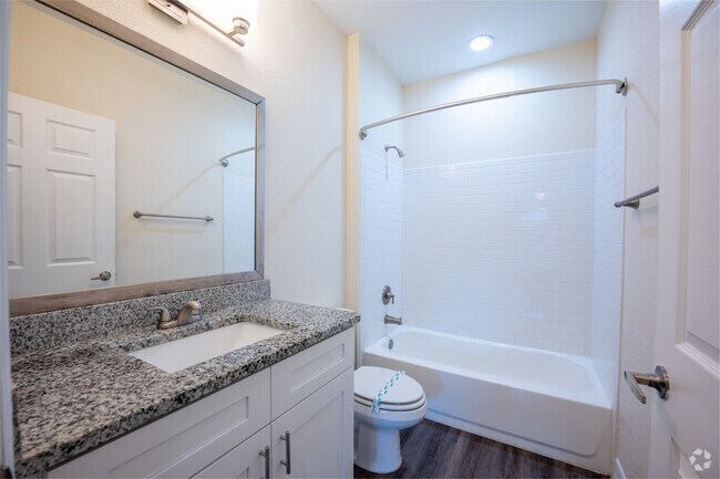 1BR, 1BA - 900SF - Primary Bathroom - The Park on 56th