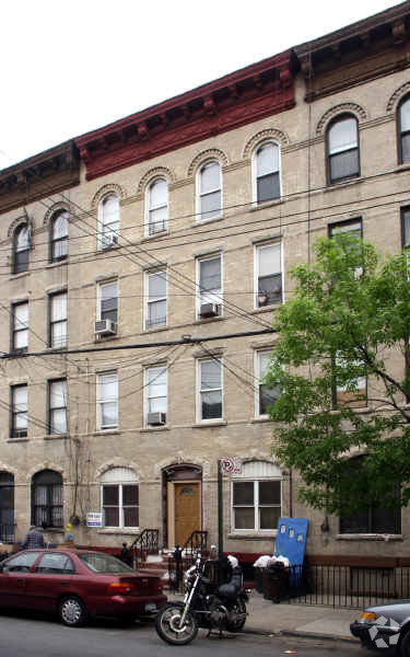 Photo - 584 Morgan Ave Apartments
