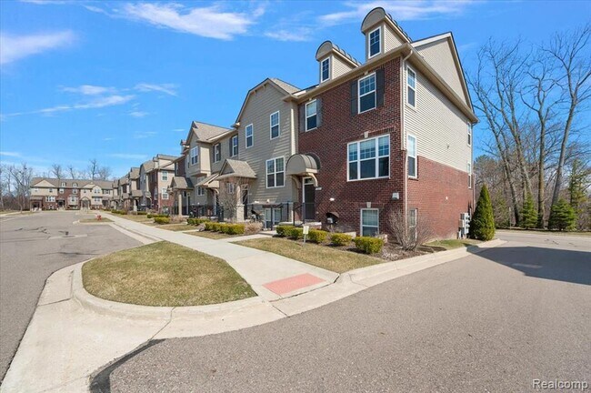 Photo - 2877 Hartwick Dr