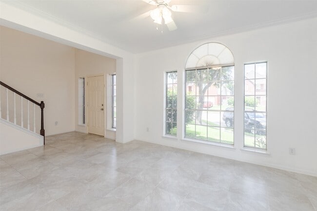 Photo - 12214 Meadow Ln Ct