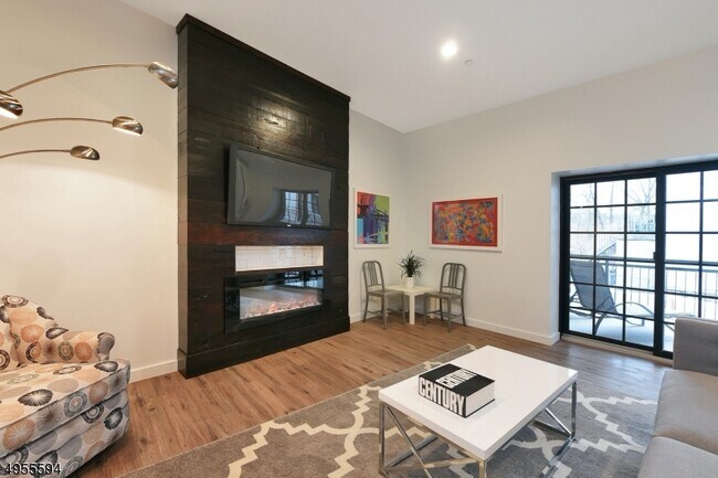 Photo - 8 Personette St Unidad 7