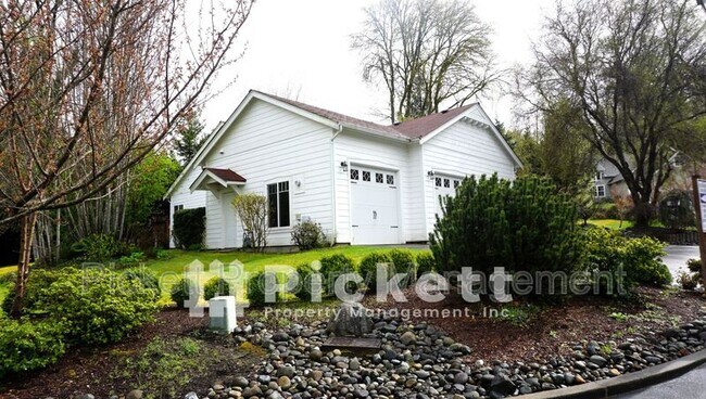 Photo - 1627 Lucero Pl E