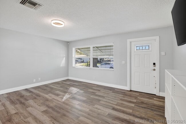 Photo - 8845 NW 14th St