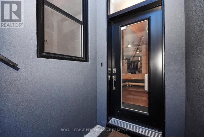 Photo - UNIT B - 82 THIRD AVENUE