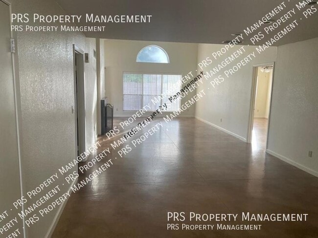 Photo - 1623 N Comanche Dr