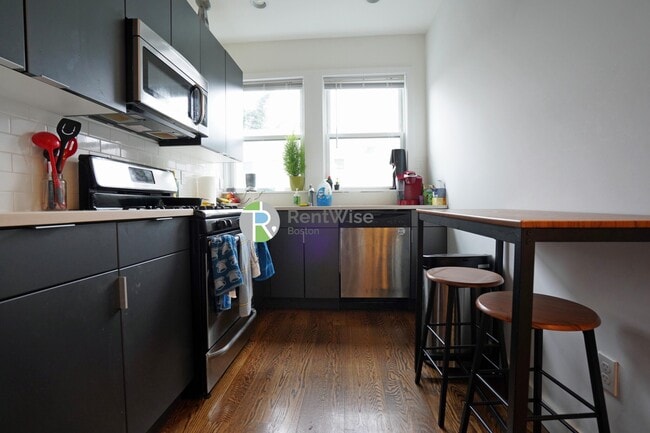 Photo - 15 Marney St Unit 3