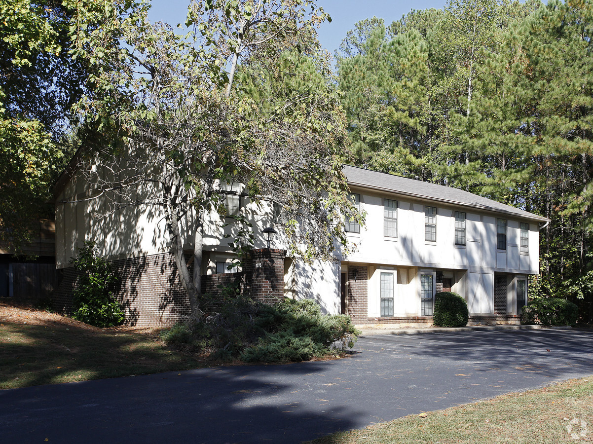 Natchez Trace Apartments - Natchez Trace Apartments