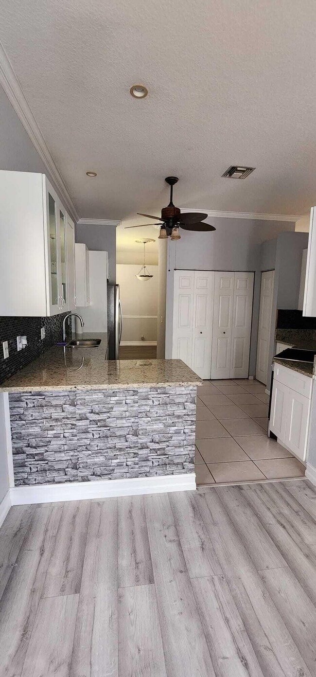 Photo - 146 Prestige Dr